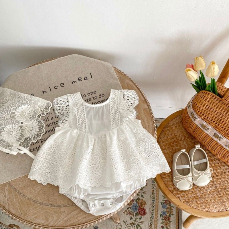 【BABY】パンチングレースフラワー刺繍ワンピースロンパース
