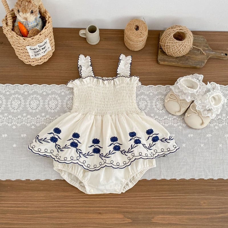 【BABY】ブルーフラワー刺繍フリルキャミソールロンパース