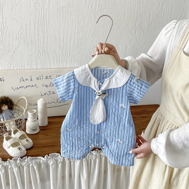【BABY】ホワイトホース刺繍襟付きストライプロンパース