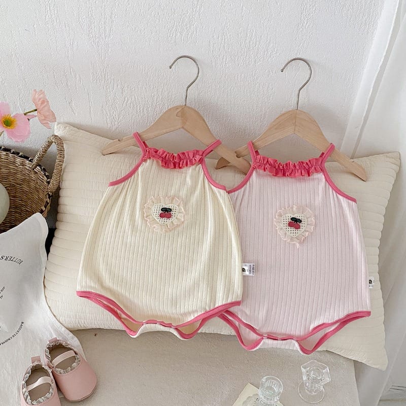 【BABY】チェリーハートフリルキャミソールロンパース