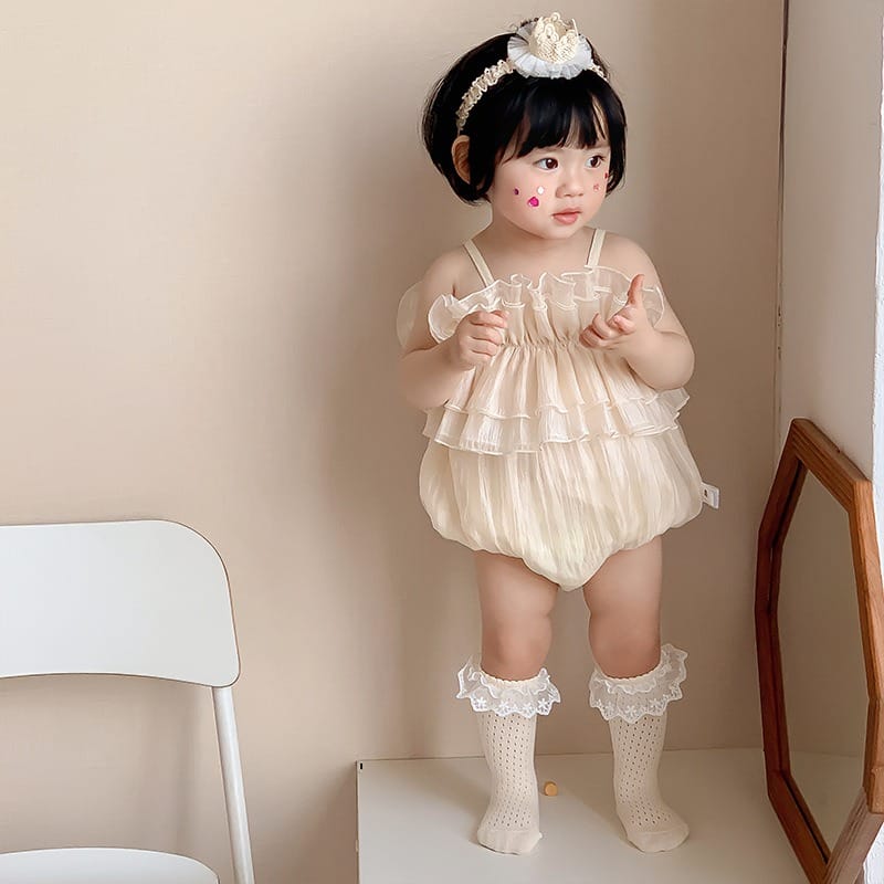 【BABY】エンジェルフリルチュールキャミソールロンパース