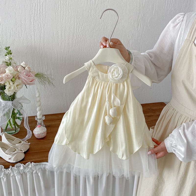 【BABY】クリームローズ立体フラワーノースリーブワンピース