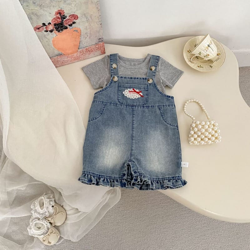 【BABY】フリル刺繍デニムサロペットロンパース