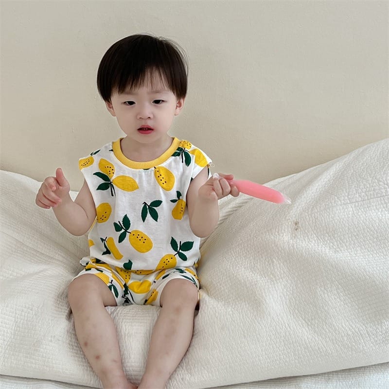 【BABY】オレンジレモンもぐら柄ノースリーブロンパース