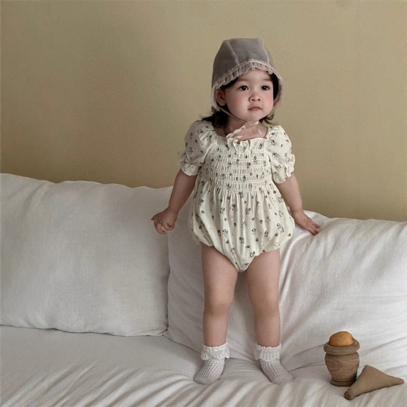 【BABY】小花柄シャーリングパフスリーブ半袖ロンパース