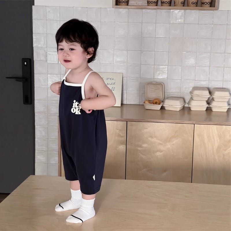 【BABY】イッツオーケーロゴネイビーキャミソールロンパース