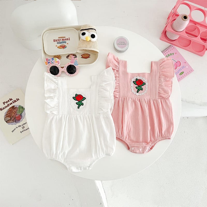 【BABY】レッドローズ刺繍フリル袖ベビーロンパース