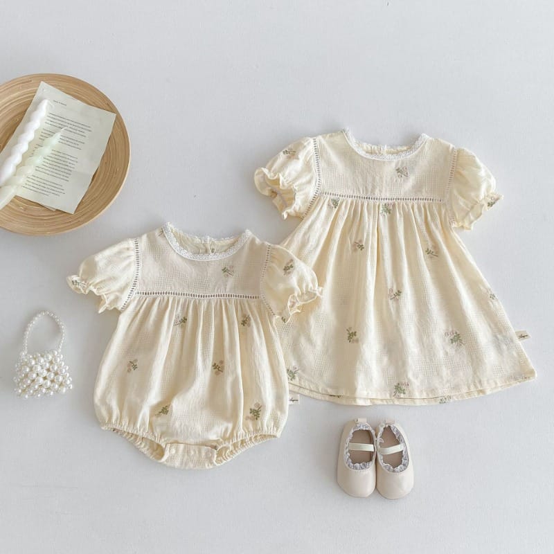 【BABY】アイボリーフラワー刺繍半袖パフスリーブワンピース