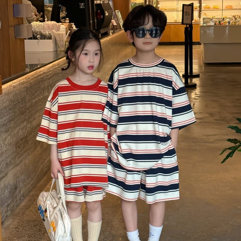 ストライプ半袖Tシャツハーフパンツセットアップ