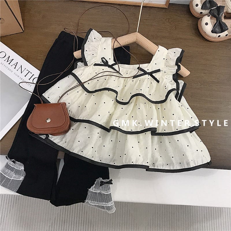 ミニドットフリルブラウスフレアパンツセットアップ