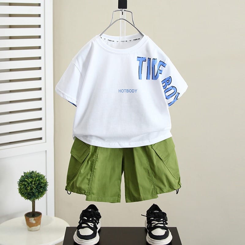 英字ロゴ半袖Tシャツカーゴハーフパンツセットアップ