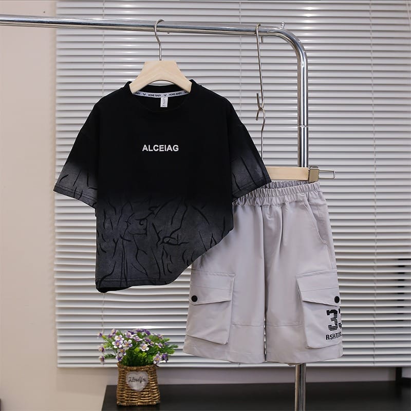 ブラックサンダー英字プリント半袖Tシャツハーフパンツセットアップ