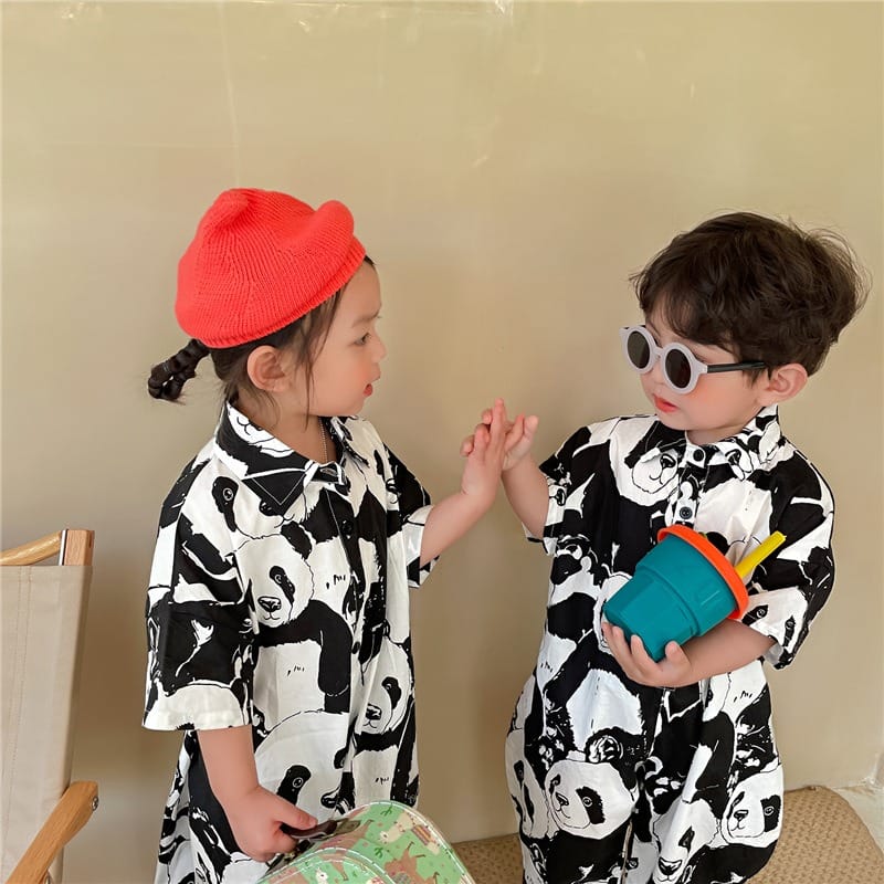 【KID】パンダ総柄ゆったり半袖ジャンプスーツ