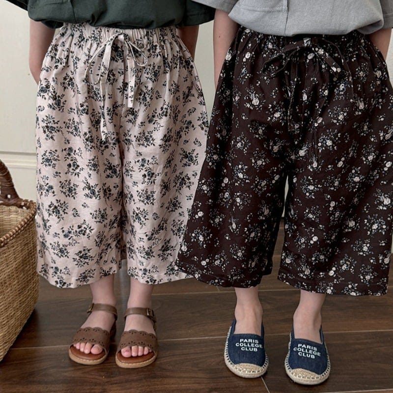 レトロ小花柄ウエストゴム七分丈パンツ