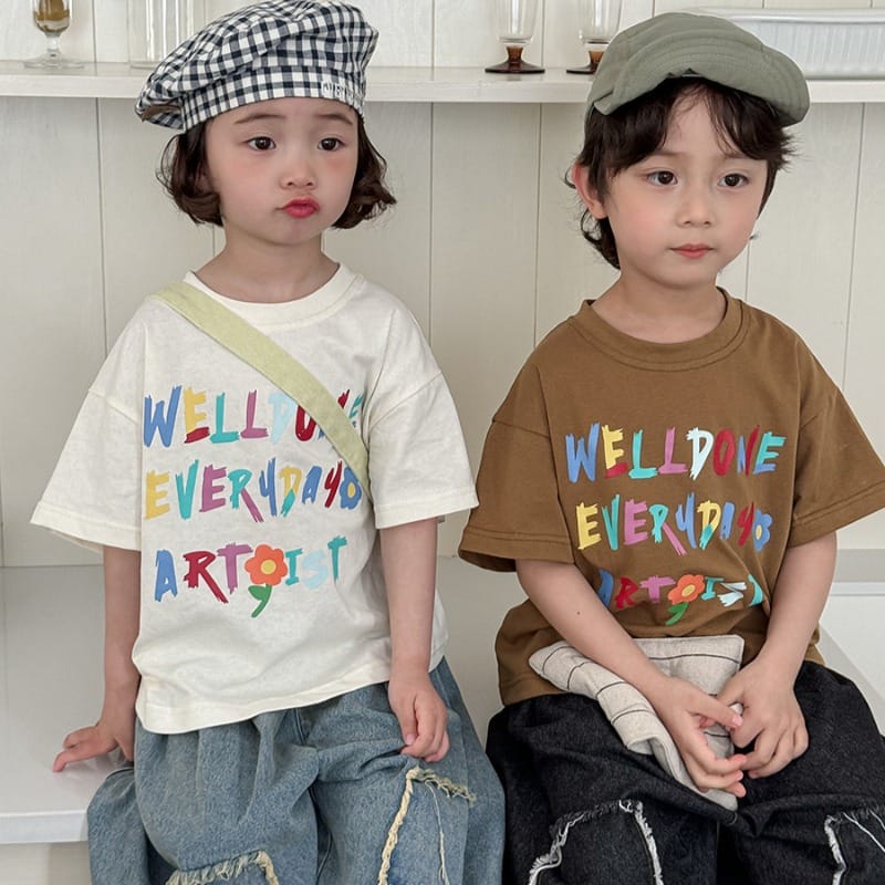 【KID】カラフル英字ロゴプリント半袖Tシャツ