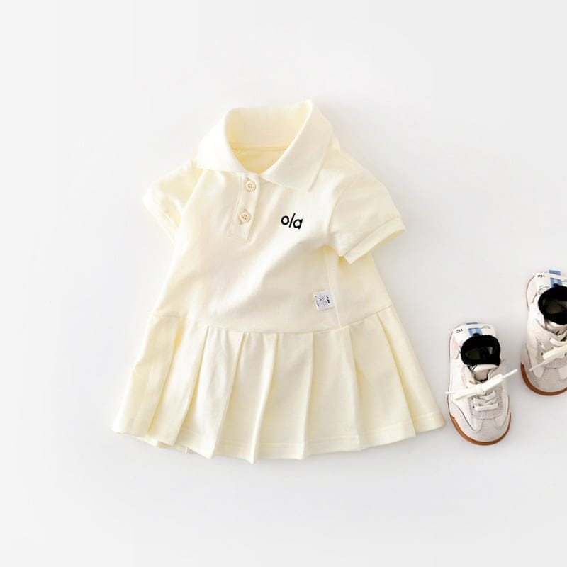 【BABY】ワンポイント刺繍ポロ襟プリーツワンピース