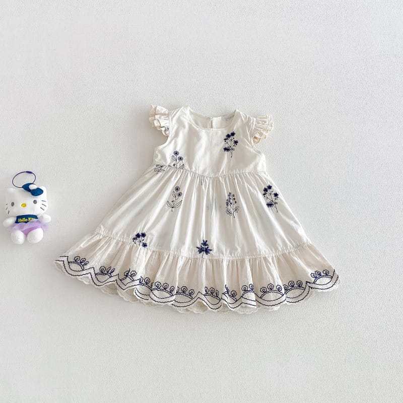 【BABY】リーフツリー刺繍コットンフリル袖ワンピース