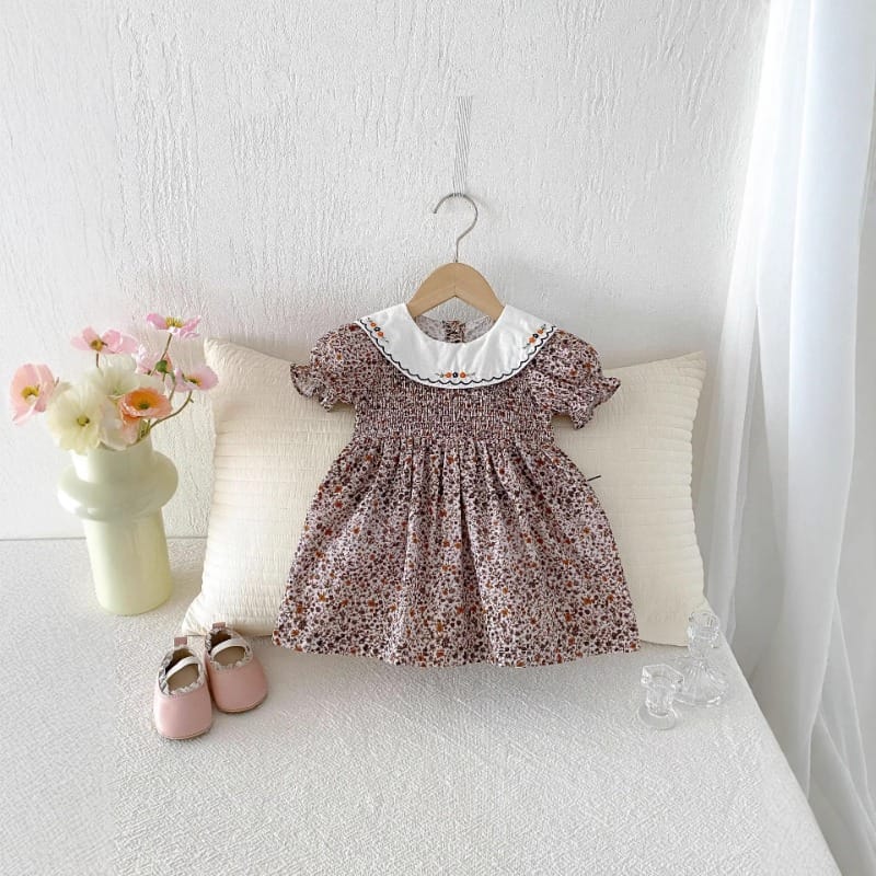 【BABY】ドールカラー小花柄シャーリング半袖ワンピース