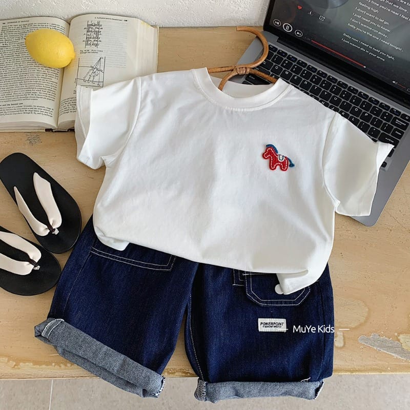 レッドホース刺繍半袖Tシャツ