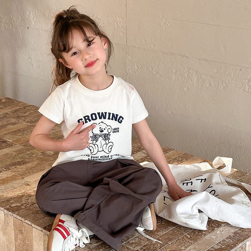 【KID】英字ロゴグローイングくま半袖Tシャツ