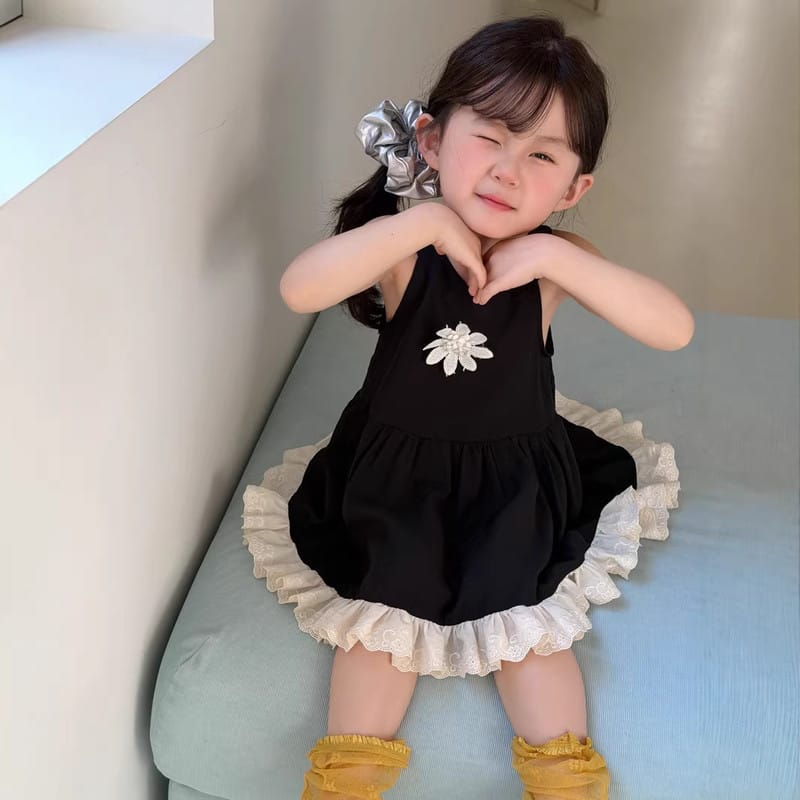 【KID】フラワーモチーフホルターネックフリルワンピース