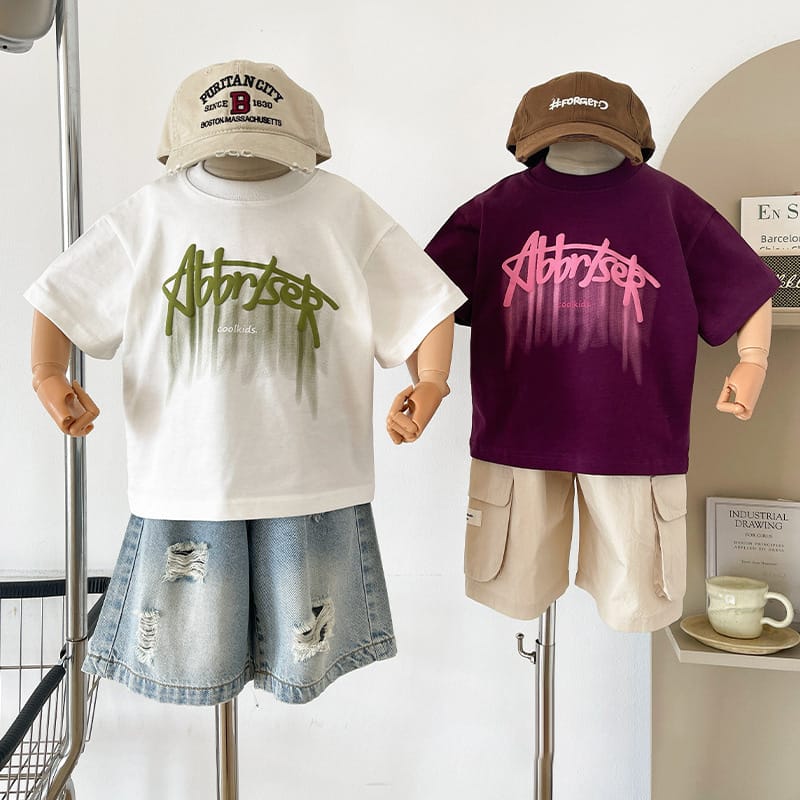 【KID】グラフィティ風アートロゴプリント半袖Tシャツ