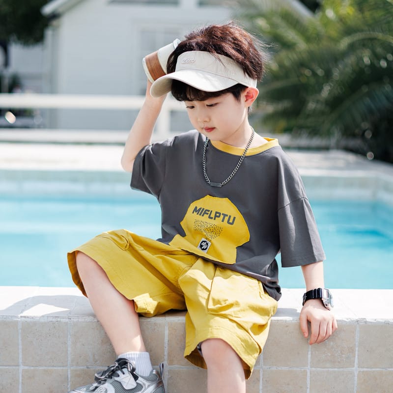 【セット】英字ロゴ半袖Tシャツハーフパンツセットアップ