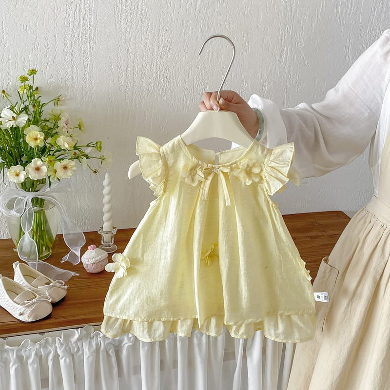 【BABY】立体バタフライモチーフフリル袖ワンピース