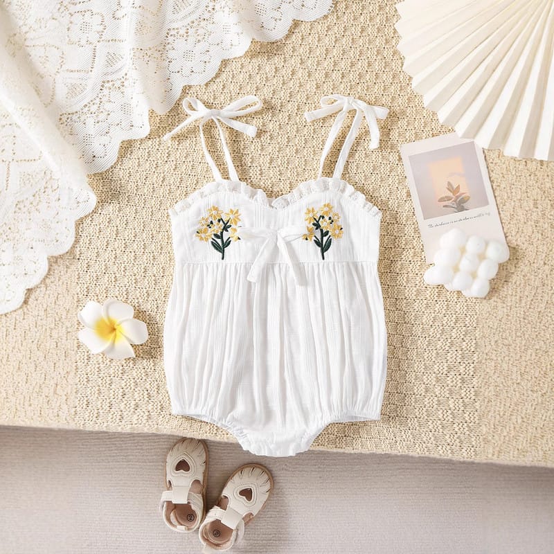 【BABY】フラワー刺繍フリルキャミソールロンパース