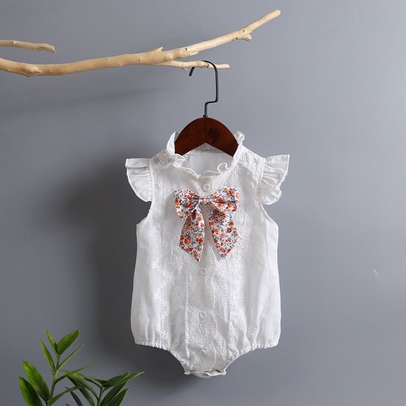 【BABY】フリル襟ビッグリボン総刺繍ロンパース