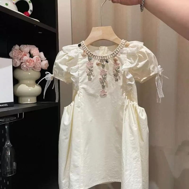 【KID】フラワー刺繍レースパフスリーブクリームワンピース