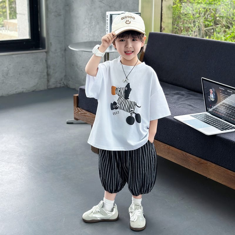 【セット】ホースプリント半袖Tシャツストライプパンツセットアップ