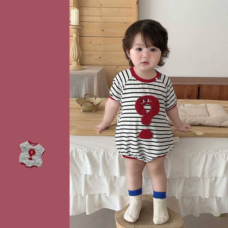 【BABY】クエスチョンストライプ半袖ロンパース