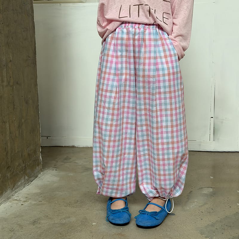 ピンクチェックゆったりワイドパンツ
