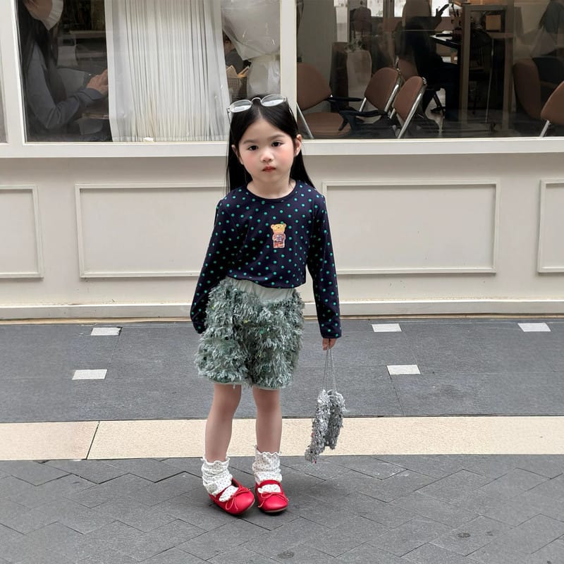 【KID】グリーンフェザー風スパンコールハーフパンツ