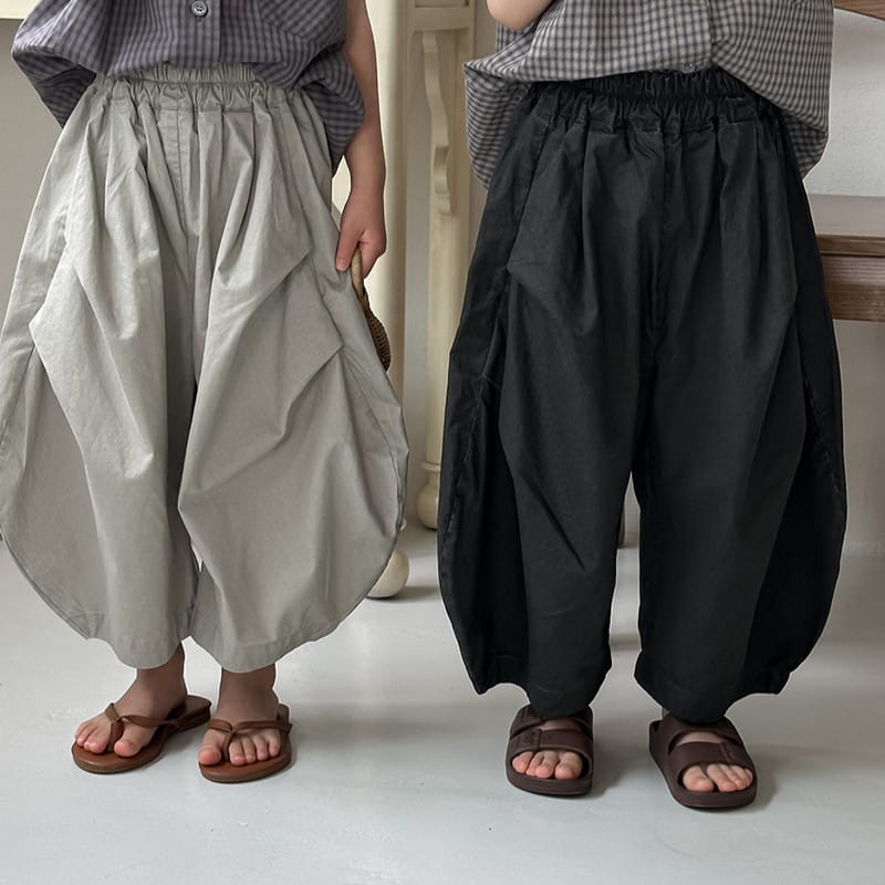 【KID】ウォッシュ加工ゆったり九分丈ワイドカーブパンツ
