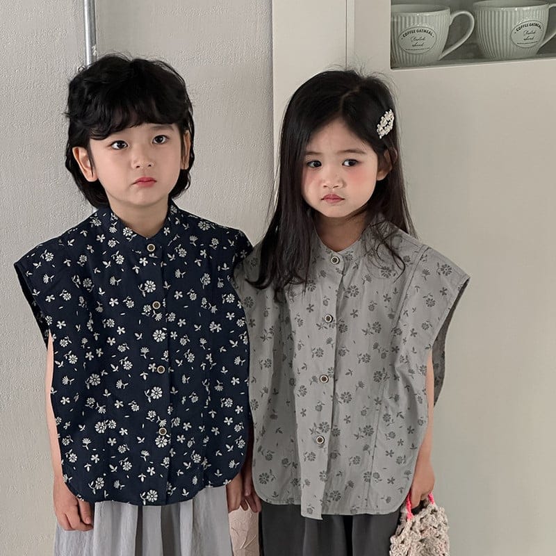 【KID】グレースフラワーノースリーブシャツ