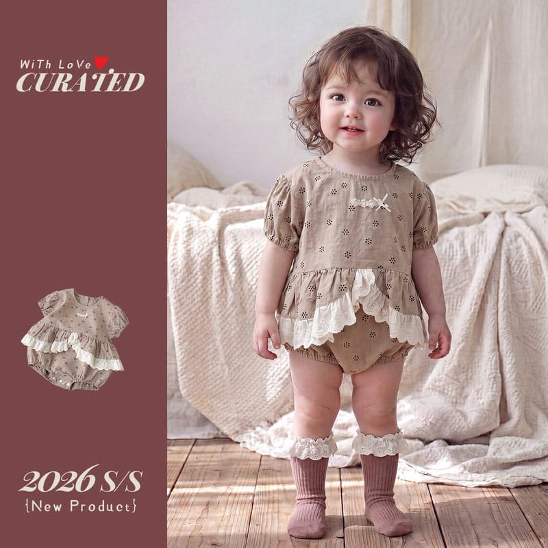 【BABY】小花柄フリル半袖パフスリーブロンパース