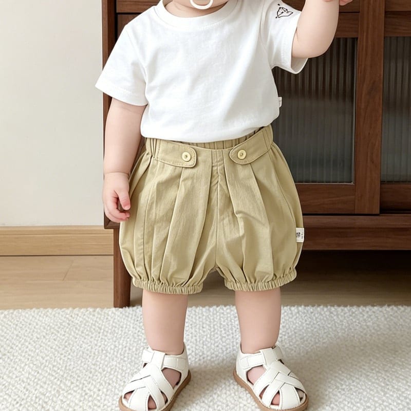 【BABY】ボタンデザインかぼちゃハーフパンツ