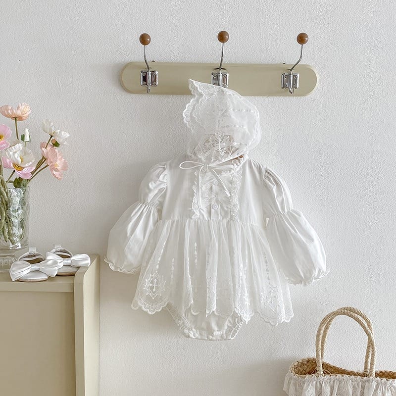 【BABY】スカラップ刺繍レースフリル長袖ロンパース