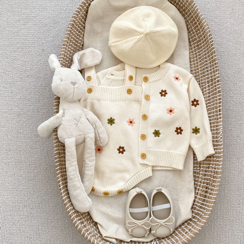フラワー刺繍ニットロンパースカーディガンセット