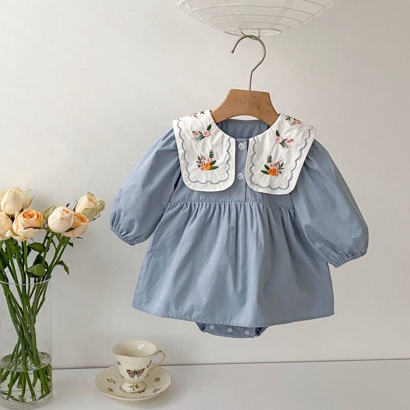 【BABY】フラワー刺繍襟ワンピース風ロンパース