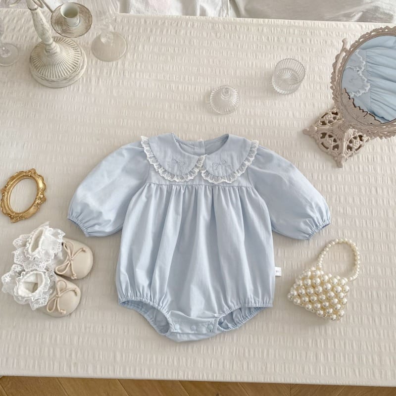 【BABY】レースフリルドールカラーリボン刺繍長袖ロンパース