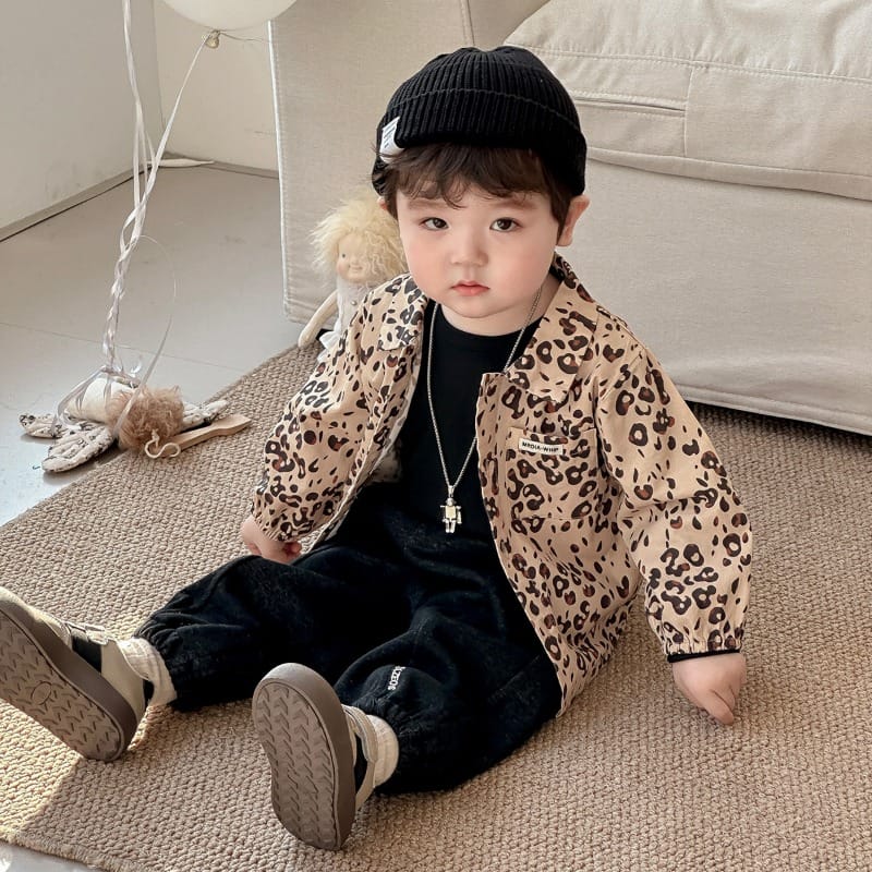 【BABY】ベージュレオパードプリント総柄長袖シャツ