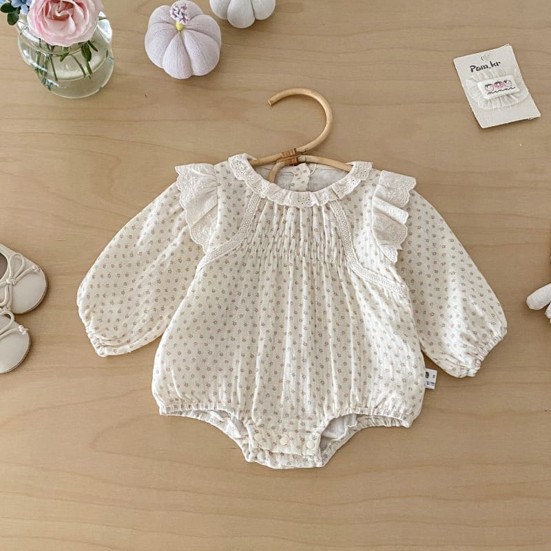 【BABY】ピーナッツフラワー小花柄フリル長袖ロンパース