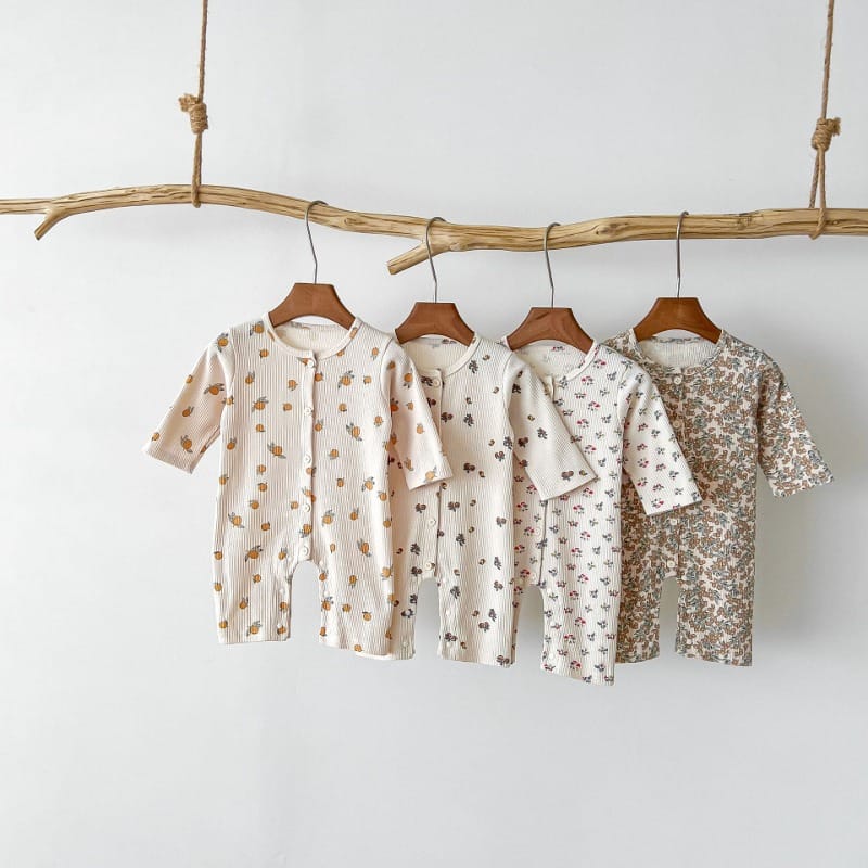 【BABY】小花フルーツ柄長袖ワッフルロンパース