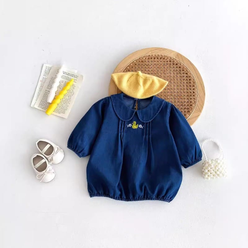 【BABY】アヒルワンポイント刺繍丸襟長袖デニムワンピース