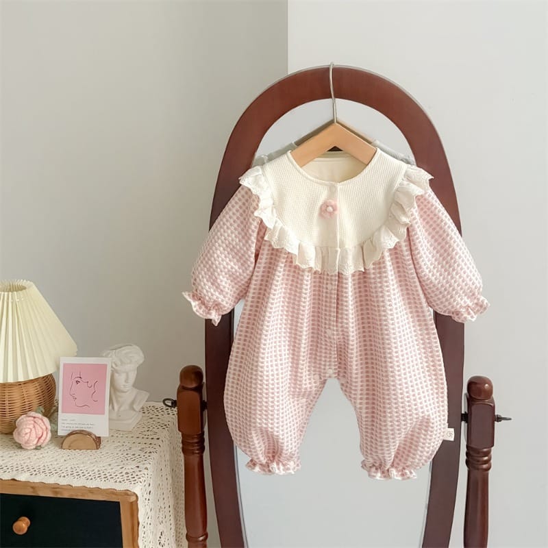 【BABY】フラワーモチーフチェックフリルロンパース