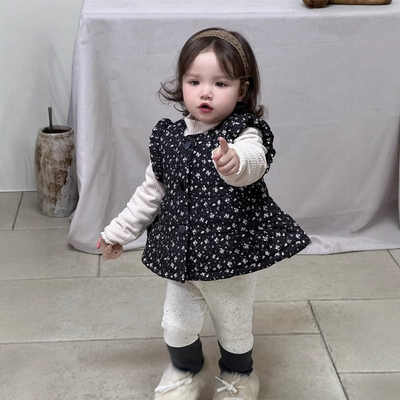 小花柄フラワーキルティング中綿フリルベスト