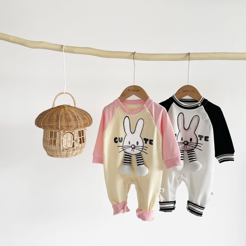 【BABY】キュートラビットポンポン長袖ロンパース